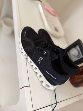 On Cloud Running Men's Cloud Black & White Sneakers